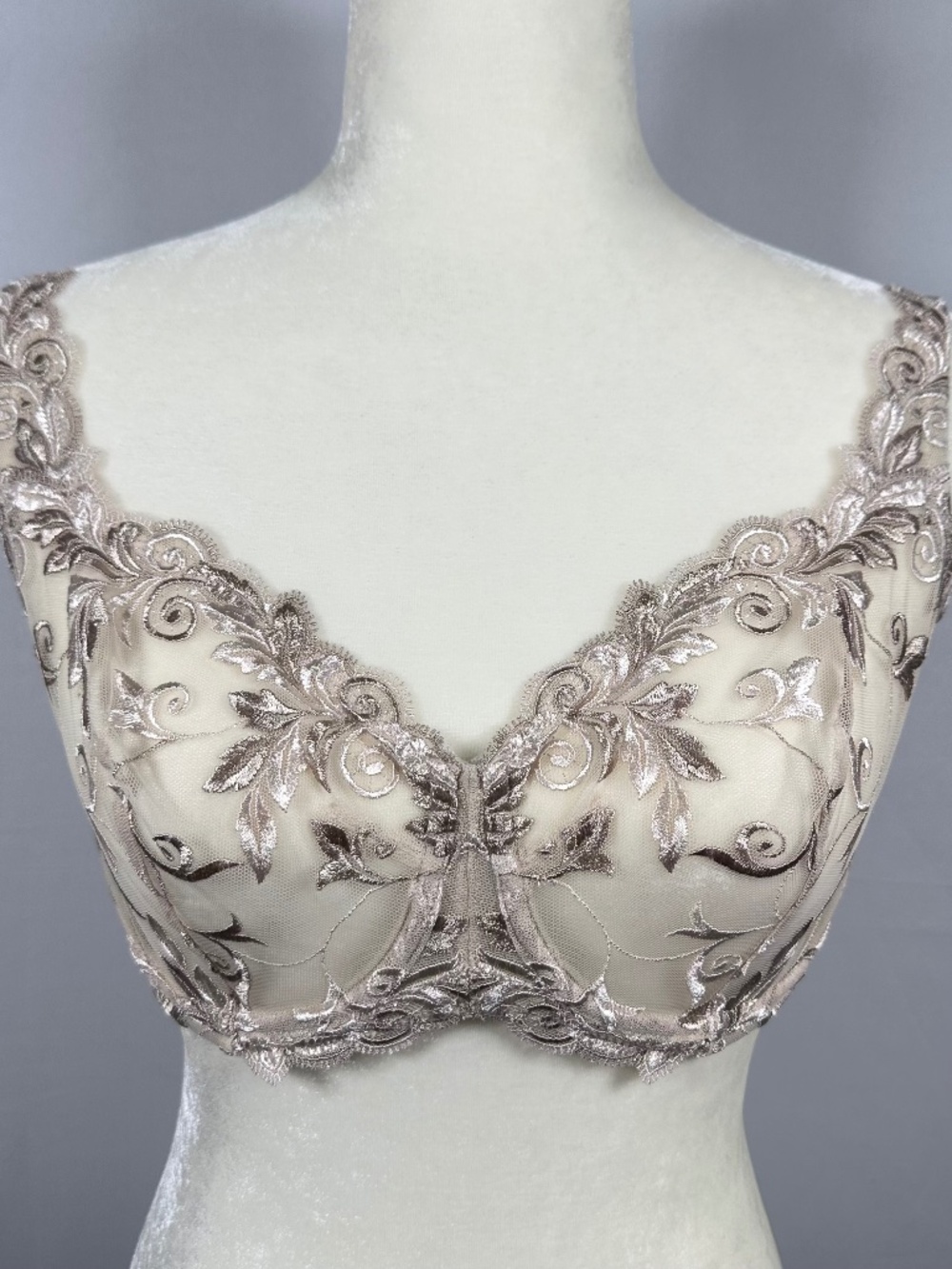 Soma Sensuous Lace Unlined Underwire Bra Beige Size 34DDD Women's  3 Row Hooks